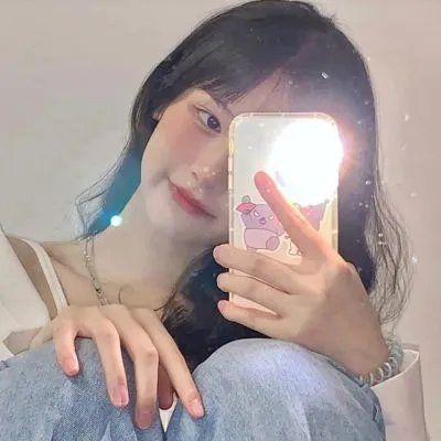 左撇子女人